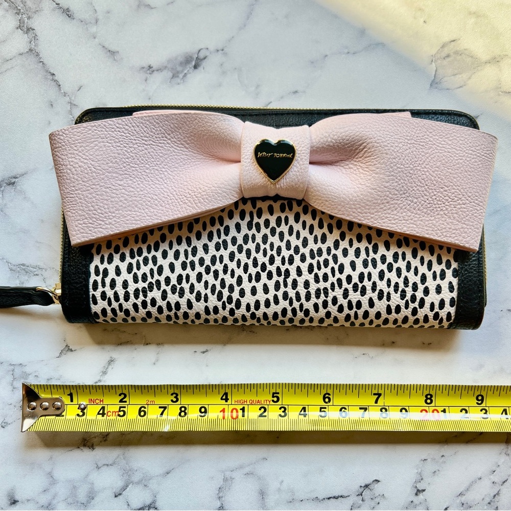 Betsey Johnson clutch with Pink Bow and Black Heart Charm